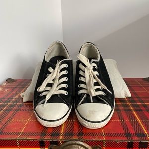 Converse ~ low tops, warm shoes